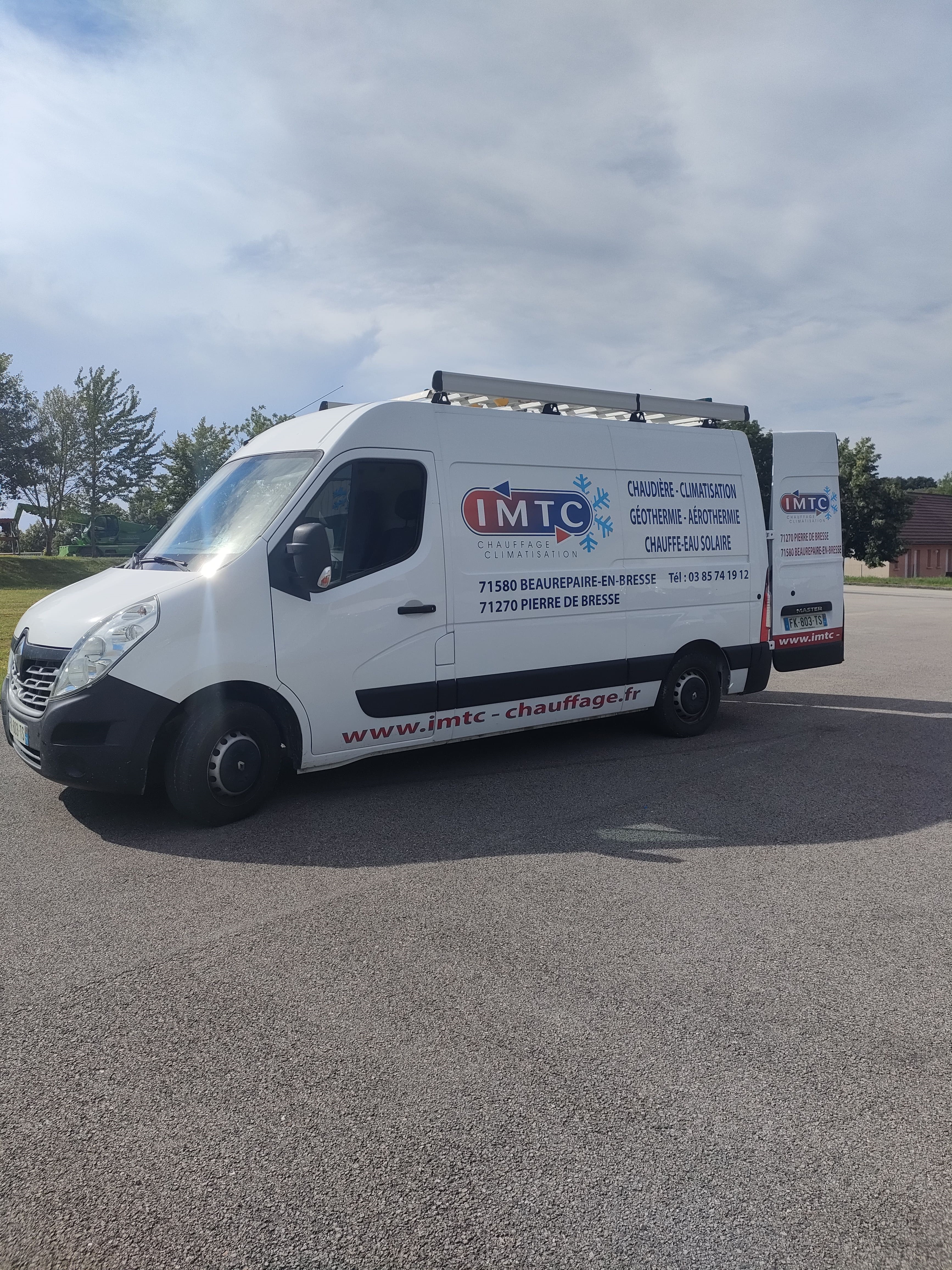 Véhicule IMTC avant une visite technique de chauffage